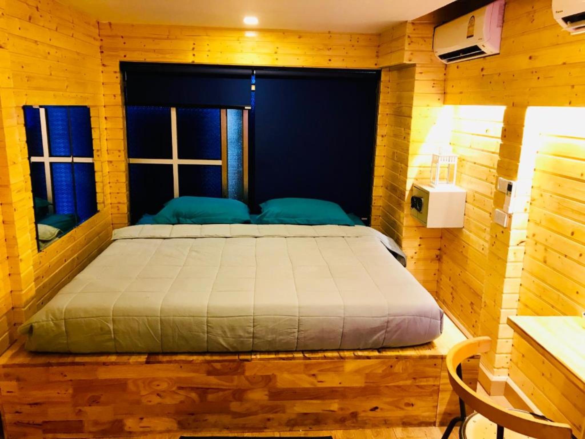 Blu Cabin Ari Stylish Gay Poshtel Bangkok Esterno foto