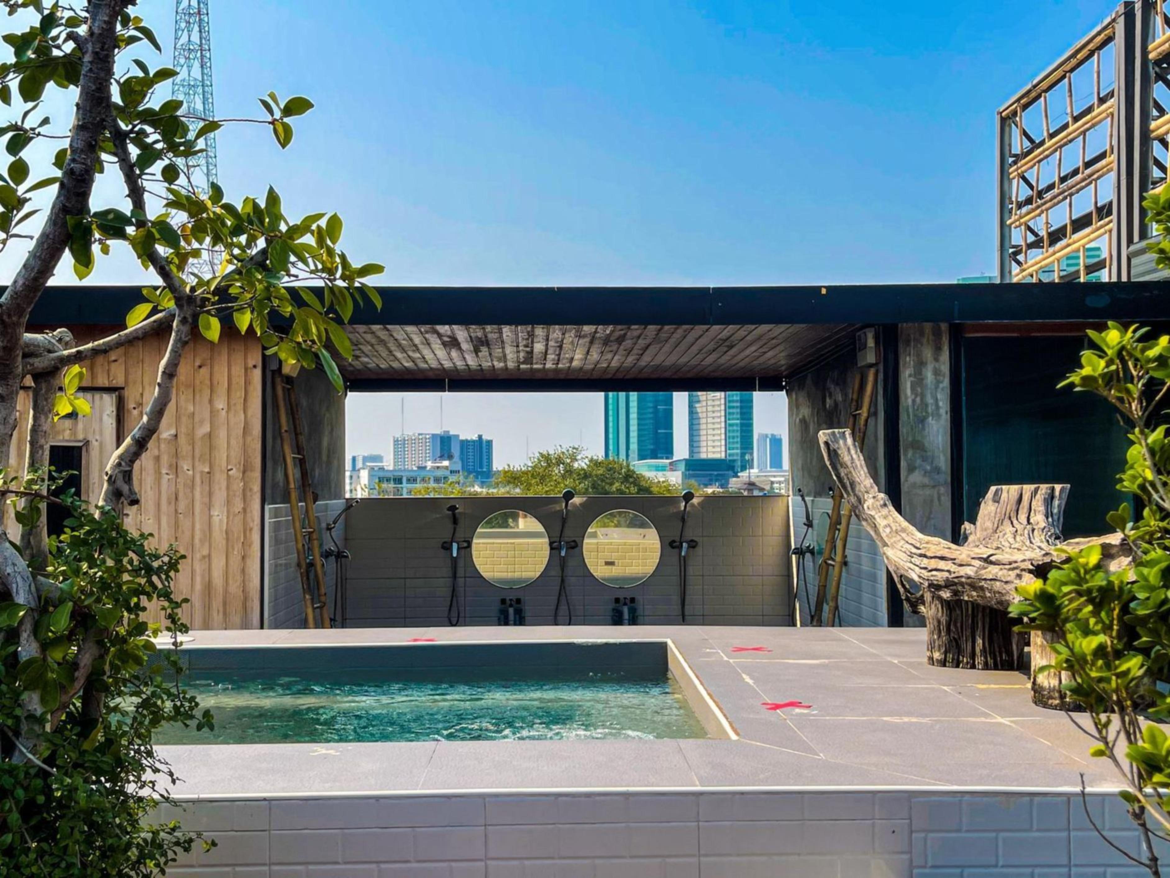 Blu Cabin Ari Stylish Gay Poshtel Bangkok Esterno foto